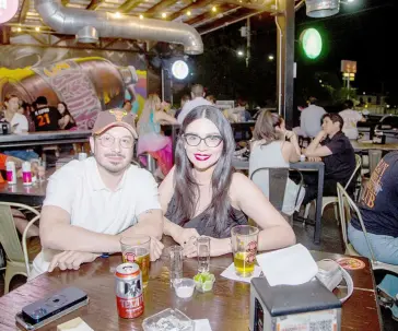 En Buquibichi se reúnen entre amigos