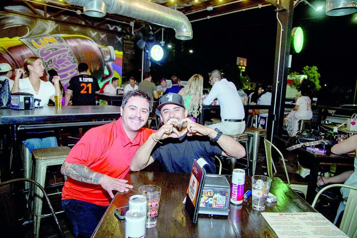 En Buquibichi se reúnen entre amigos