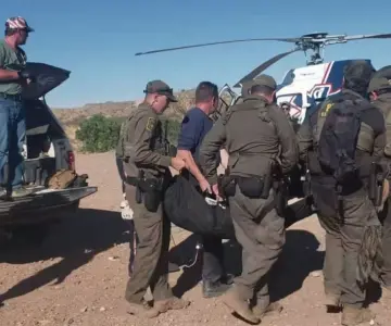 Rescatan a adulto mayor tras sufrir aparatosa caída en Arizona 