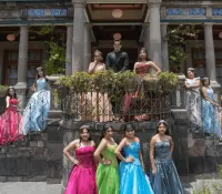 Yahir festeja a 47 jóvenes en inolvidable quinceañera