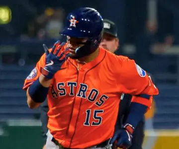 Isaac Paredes conecta dos jonrones y guía triunfo de Astros sobre Piratas
