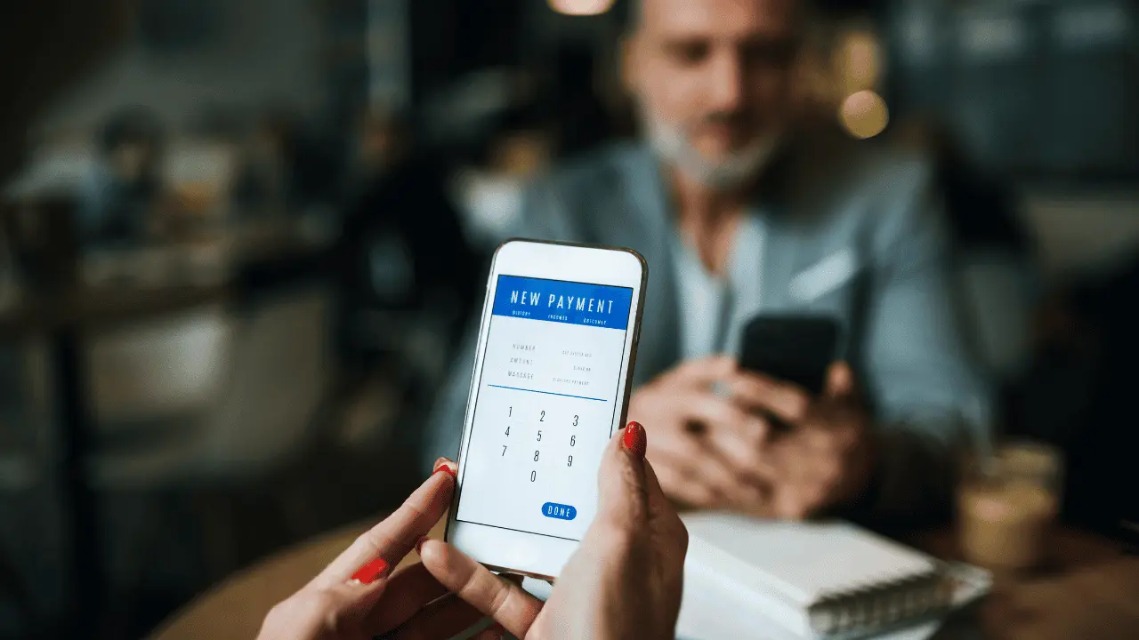 Estas son las razones por las que debes evitar usar apps bancarias con WiFi público
