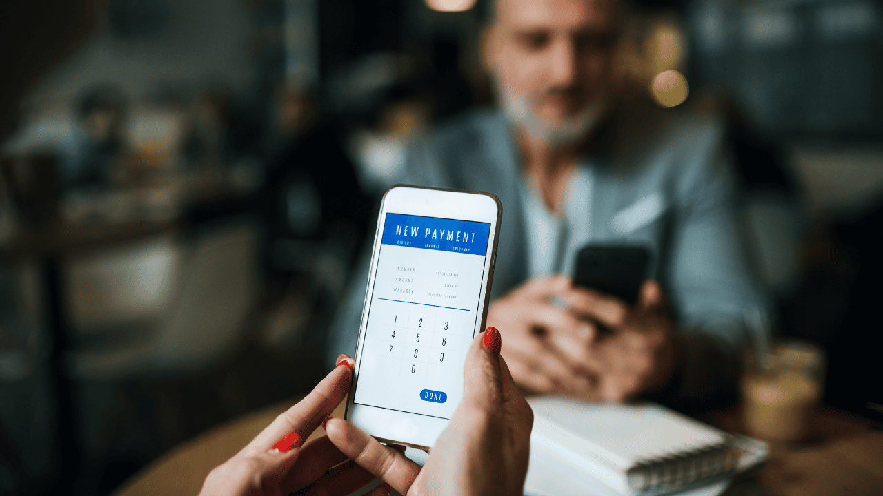 Estas son las razones por las que debes evitar usar apps bancarias con WiFi público