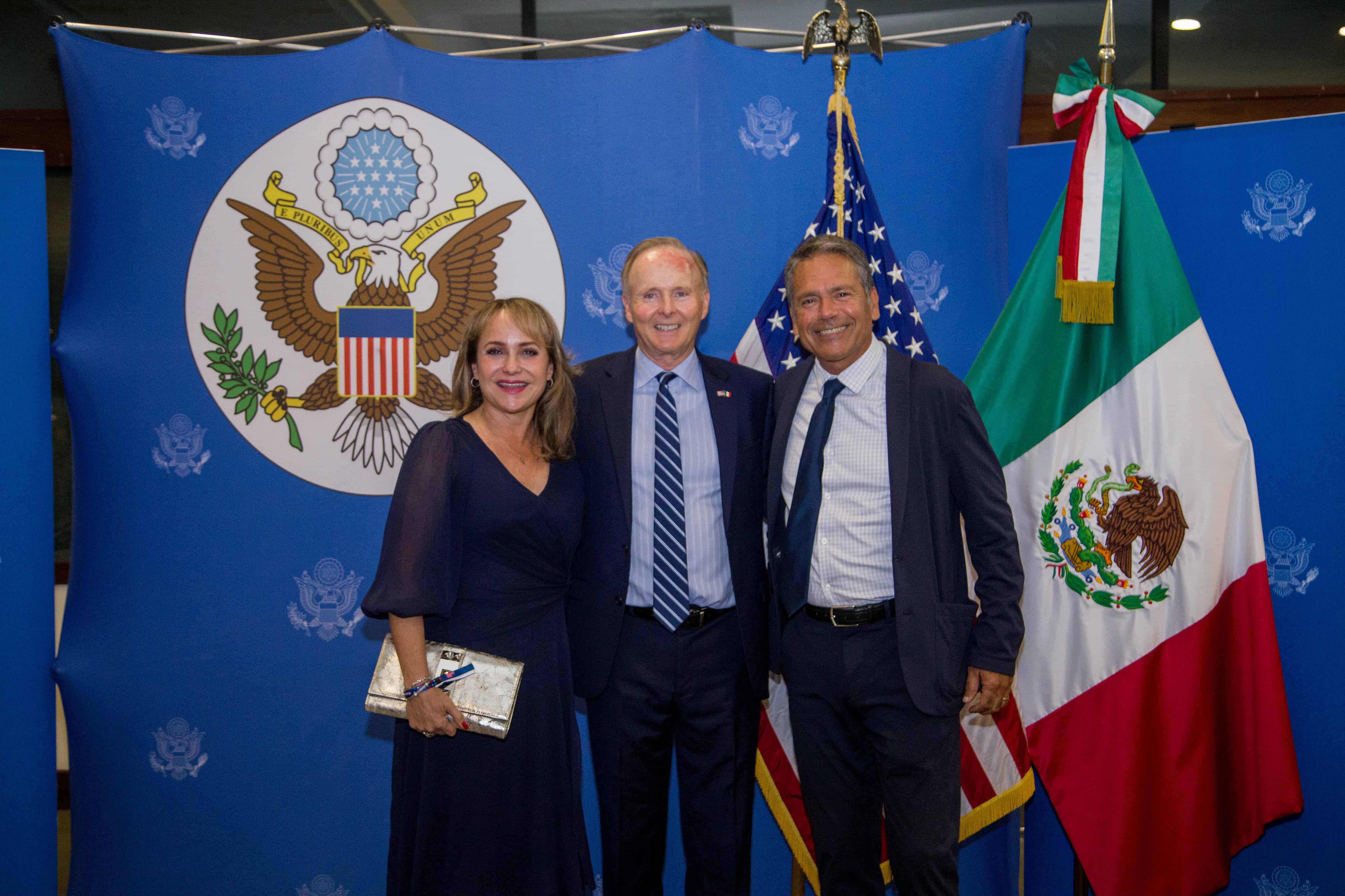 Conmemoran 249 Aniversario de la Independencia de EU en Hermosillo