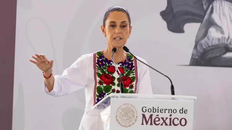 Señaló que los paisanos que regresar cuentan con el programa México te abraza.  (Foto: El Universal)