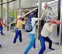 CNTE deja el Zócalo, pero advierte que seguirá a Sheinbaum por el país