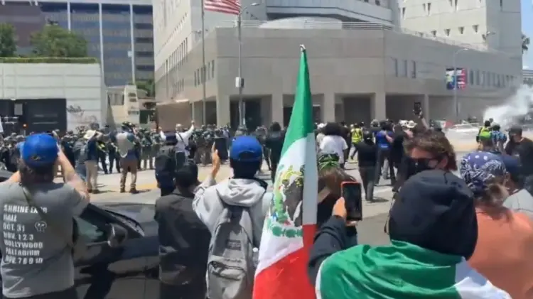 Las protestas continúan este domingo en Los Ángeles. (Foto: Tomada de redes / EXPRESO)