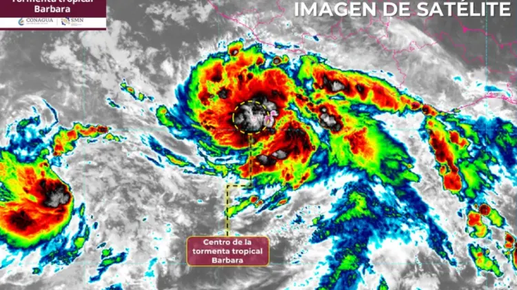 Se registran lluvias muy fuertes, de entre 50 y 75 milímetros, en Guerrero y Michoacán. (Especial)