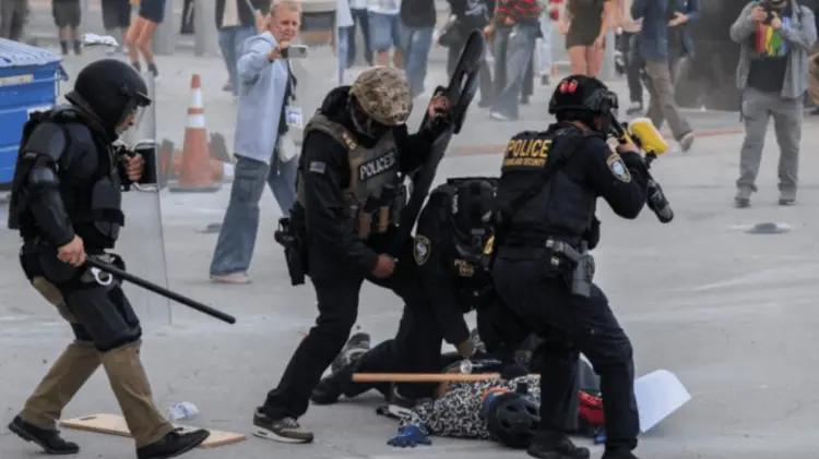 Fueron trasladados del centro de detención en Santa Ana a los de San Bernardino y de Calexico.