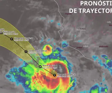 Se fortalece la tormenta tropical Barbara frente a las costas de Jalisco