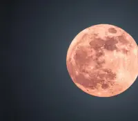 Luna de Fresa 2025: a esta hora podrás ver este increíble fenómeno astronómico