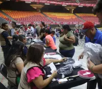 Entregan más de 105 mil uniformes escolares gratuitos en Sonora: SEC