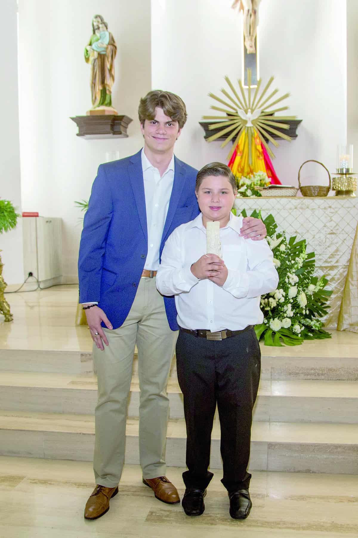 Juan Pablo Alonso recibe su 1era Comunión