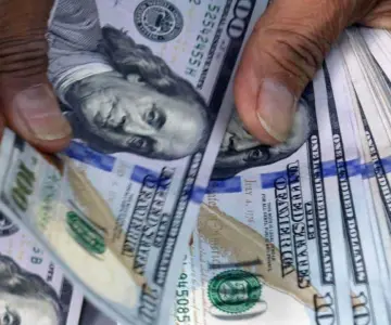 Dólar rompe piso de 19 pesos; cierra en 18.91 por acuerdo global