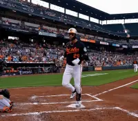 Ramón Urías destaca en ofensiva y defensiva en victoria de Orioles