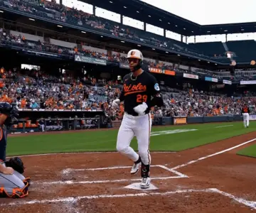 Ramón Urías destaca en ofensiva y defensiva en victoria de Orioles