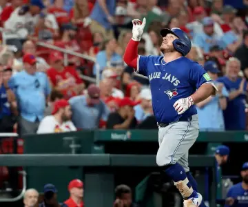 Alejandro Kirk lidera a receptores de la MLB en porcentaje de bateo