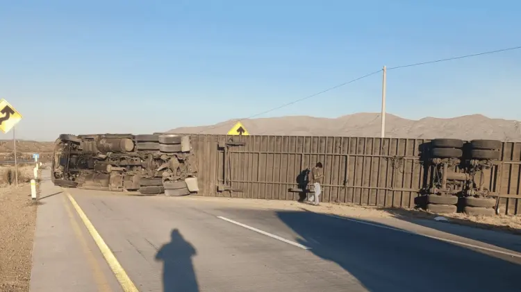 El accidente ha provocado tráfico lento en la zona. (Foto: Cortesía/CEPC)