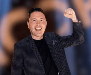 Armando Hernández encuentra su mejor versión como papá