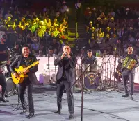 Enigma Norteño enciende el Palenque de Expogan con una fiesta sinaloense