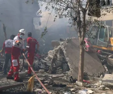 Evacúan a mexicanos de Irán por conflicto con Israel
