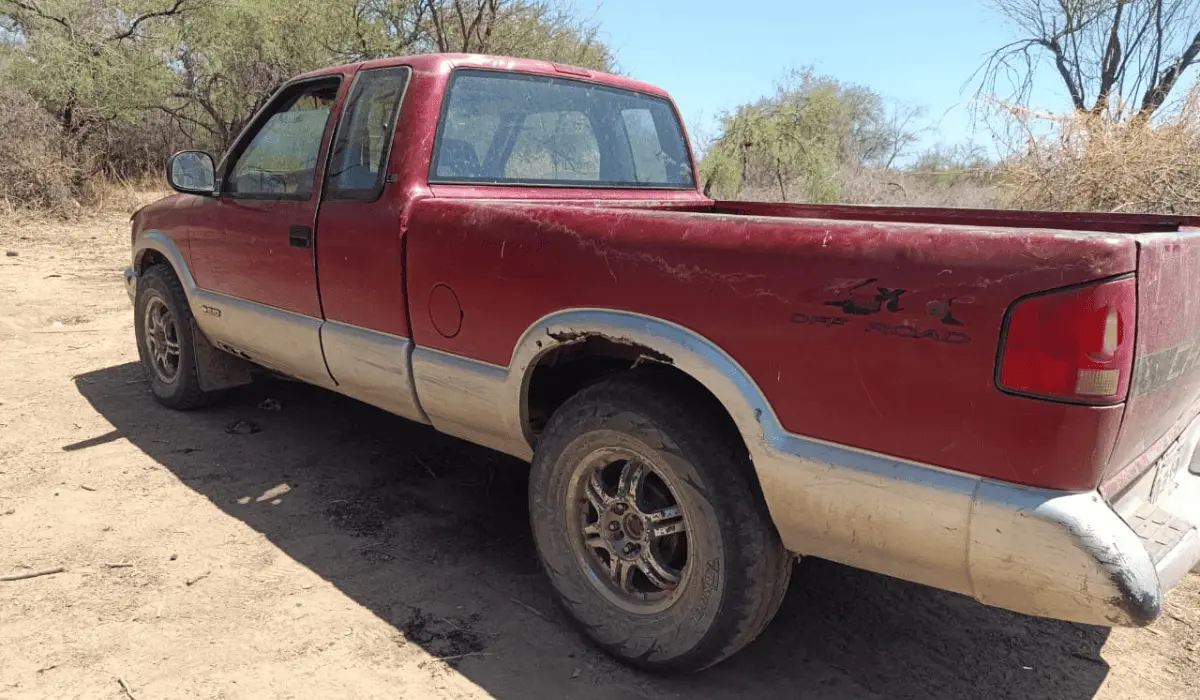 Recuperan vehículo robado en carretera Hermosillo-Moctezuma