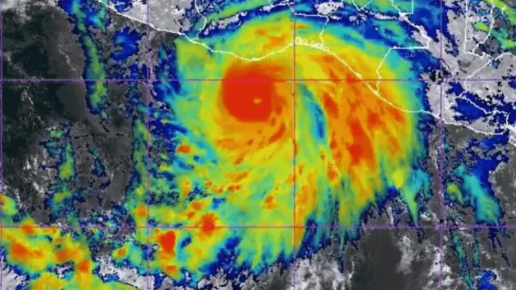 El ciclón se intensificó en las últimas horas y se espera que impacte con vientos devastadores.