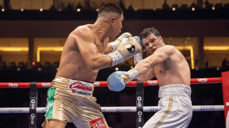 Munguía peleó el 4 de mayo contra Bruno Surace en Riad. (Foto: Cortesía)