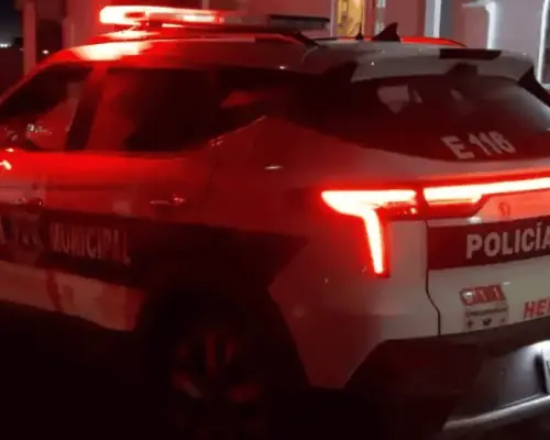 Detienen a joven tras robo armado; fue hallado comiendo galletas robadas