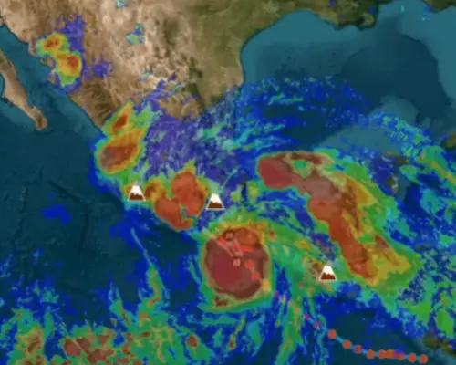 Huracán Erick toca tierra en Oaxaca como categoría 3