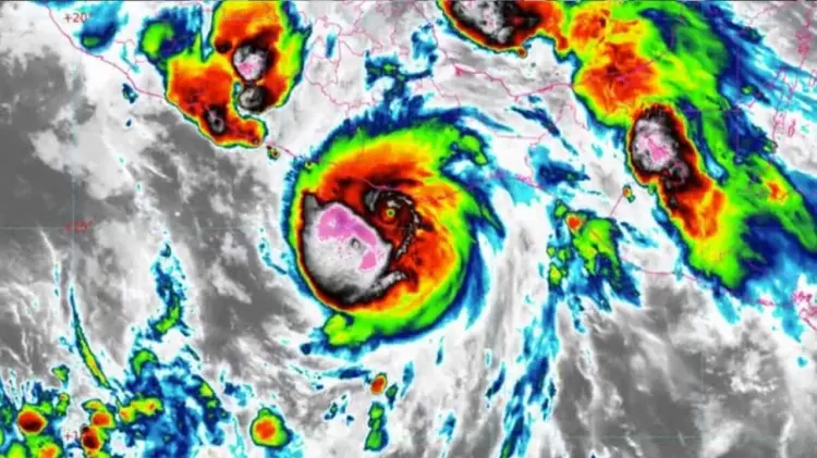 Huracán Erick se intensifica a categoría 4. (Foto: Especial / EXPRESO)