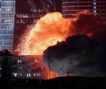 Bombardea Israel ciudad donde está planta nuclear de Irán