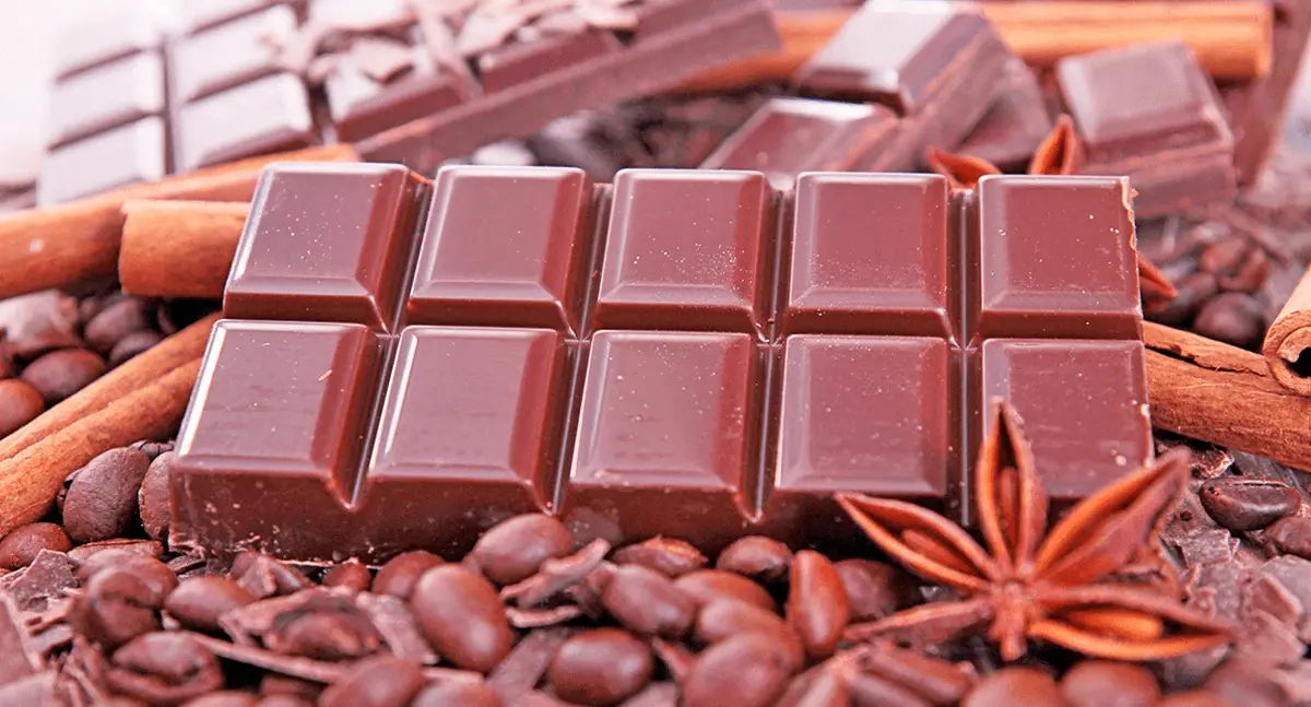 Retiran popular marca de chocolates por riesgo de alergias severas