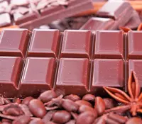 Retiran popular marca de chocolates por riesgo de alergias severas