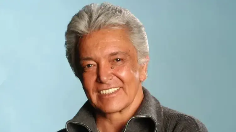 Alberto Vázquez reaparece tras cirugía. (Foto: Especial / EXPRESO)