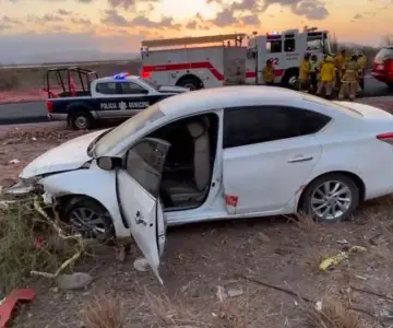 Accidente en libramiento a San José deja dos mujeres lesionadas en Guaymas