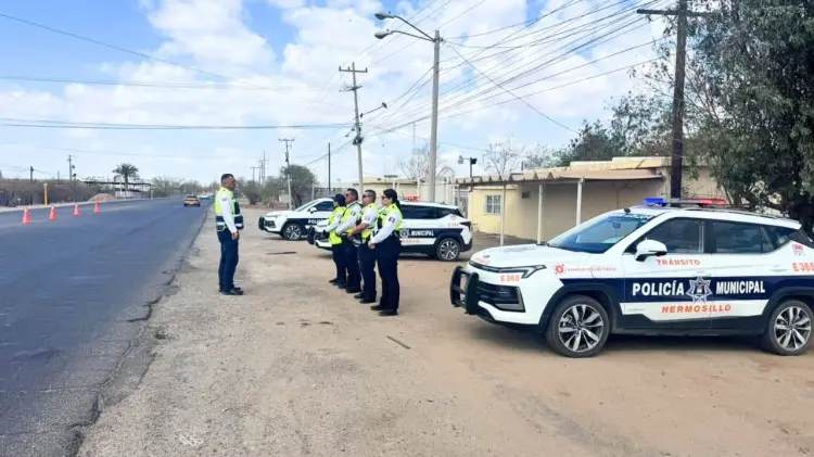 Tránsito Municipal activa operativos viales en la carretera a Bahía de Kino Tránsito Municipal activa operativos viales en la carretera a Bahía de Kino