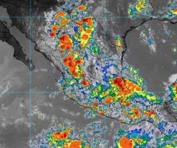 Vigilan posible formación del ciclón Flossie tras impacto del huracán Erick