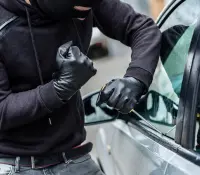 Detienen a presunto ladrón de carros de las Fuentes del Mezquital