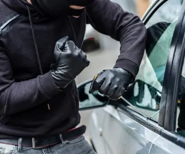 Detienen a presunto ladrón de carros de las Fuentes del Mezquital