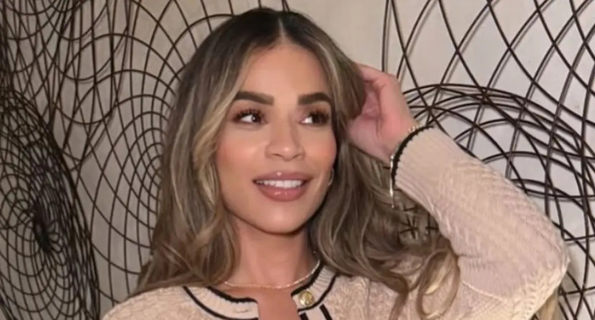 Asesinan a influencer y a su pareja en restaurante de California