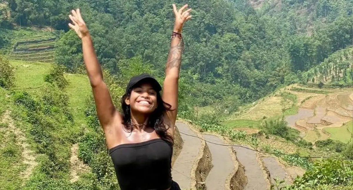Turista brasileña lleva tres días atrapada en volcán activo en Indonesia