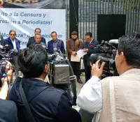 Manifestantes protestan contra Ley Mordaza frente al Senado
