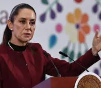 Sheinbaum condena detención violenta de migrante mexicano