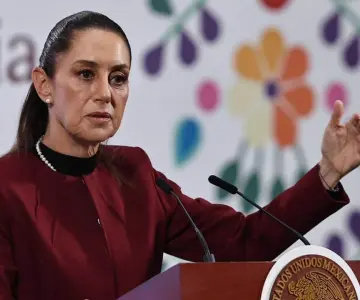 Sheinbaum condena detención violenta de migrante mexicano
