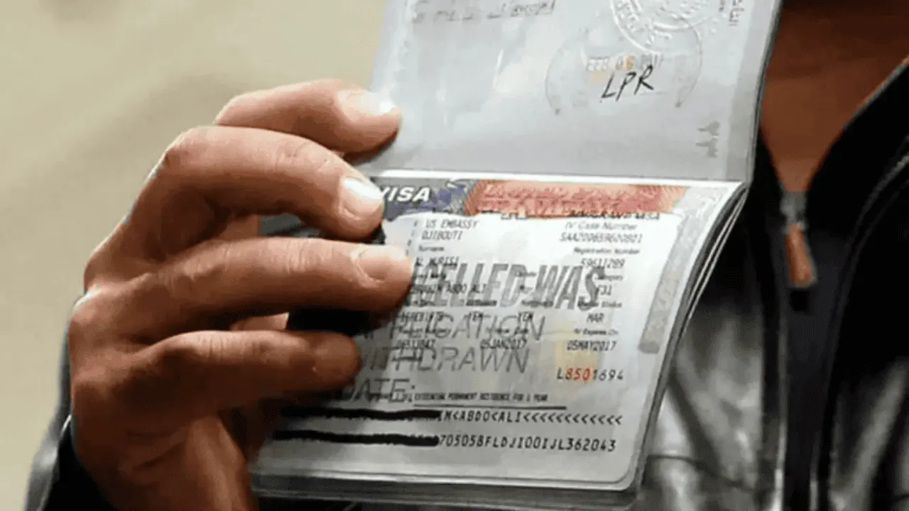 EU amplía sanción de visa a familias de personas vetadas por tráfico de droga