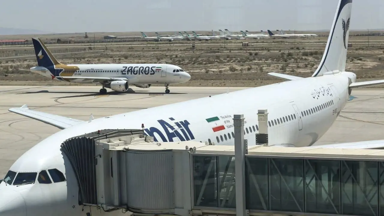 Reabre Irán su espacio aéreo tras alto al fuego con Israel
