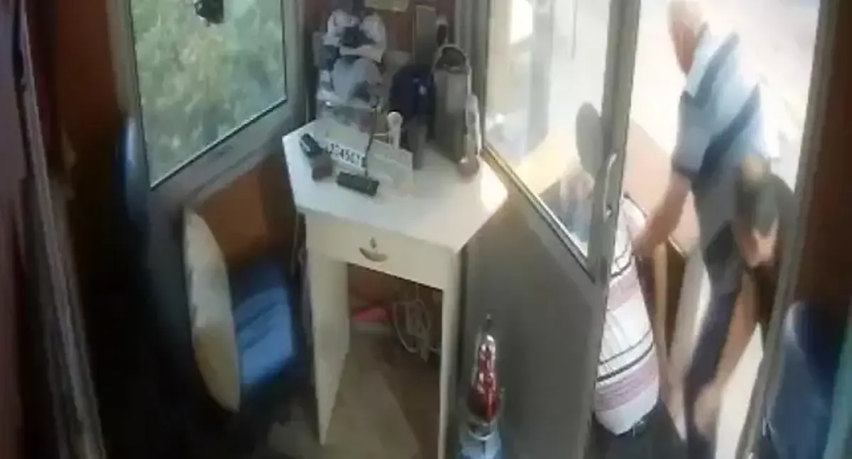 Taxista intenta reanimar a su amigo y fallece por un paro cardíaco