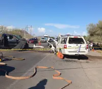 Choque de frente en carretera  Hermosillo-Bahía de Kino deja 2 muertos