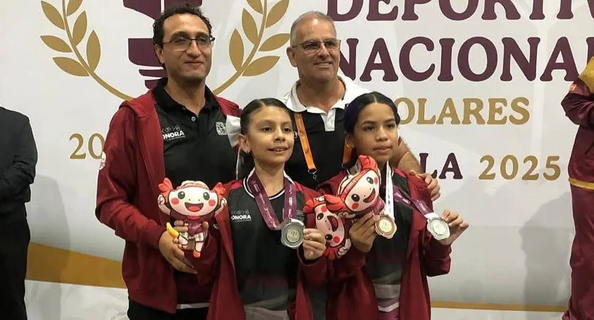 Dafne Rodríguez gana plata y bronce en tenis de mesa escolar 2025